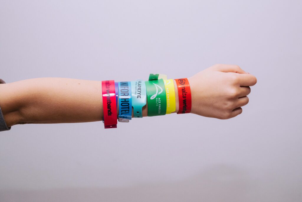 Bracelets de collecte de fonds