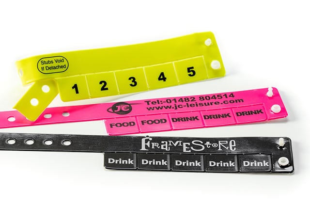 Bracelets vinyle à onglet